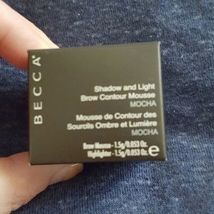 Becca shadow and light brown mousse